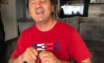 Após perder a visão, paranaense se reinventa e passa a produzir lustres: 'Dom e talento para superar'