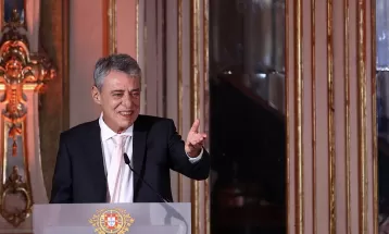 Bolsonaro teve a rara fineza de não sujar meu prêmio, diz Chico Buarque ao receber Prêmio Camões