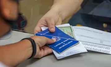 Rede de supermercados oferece 40 vagas de emprego em Londrina; veja como se candidatar