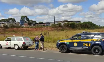
VÍDEO: 'Carro dos Caça-Fantasmas' é abordado no PR, não pega e policial empurra veículo; 'nenhum fantasma foi encontrado', diz PRF