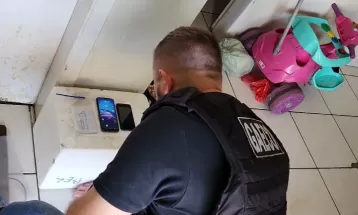 Casal é preso durante operação por vender fotos e vídeos de pornografia infantil em aplicativos de mensagens, diz Gaeco