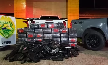 Polícia Militar apreende mais de uma tonelada de maconha em caminhonete na PR-323