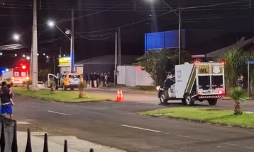 Homem morre atropelado por carro em Guarapuava; motorista fugiu sem prestar socorro, diz polícia