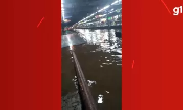 VÍDEO: Passageiro registra terminal de ônibus alagado em Curitiba