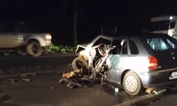 Idoso morre em acidente envolvendo carro, caminhão e caminhonete na BR-373, em Candói