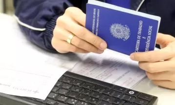 Agência do Trabalhador oferece 554 vagas de emprego em Maringá; veja lista