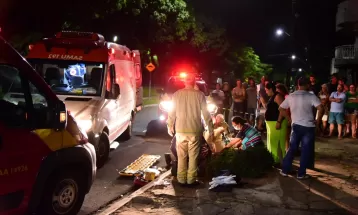 Idosa morre atropelada por carro em avenida, em Umuarama; motorista fugiu sem prestar socorro, diz PM