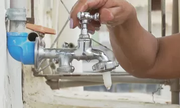 Queda de energia afeta abastecimento de água em bairros de Curitiba e Campo Largo, diz Sanepar
