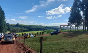 Homem é morto em confronto com a polícia após perseguição em Terra Boa, diz PM