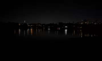 VÍDEO: Parque Barigui fica em escuridão total por causa de manutenção em poste, diz Copel