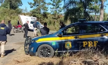 Motociclista de 32 anos morre ao perder controle da direção e sair de pista em Mallet, diz PRF