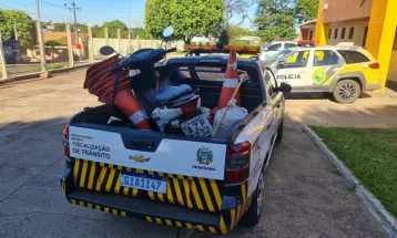 Motoneta com cerca de R$ 400 mil em multas é apreendida por agentes de trânsito em Umuarama
