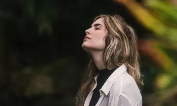 Maria Maud sabe dançar e fazer a música do próprio tempo em álbum produzido por Ariel Donato e GB da Banca