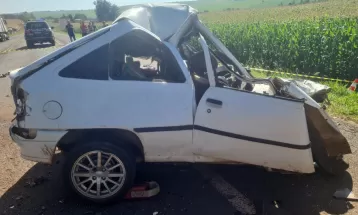 Motorista de 23 anos sem CNH morre após invadir pista contrária e bater em carreta na BR-369, afirma PRF 