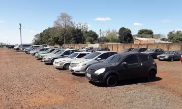 Foztrans realiza leilão com 200 veículos entre carros e sucatas; veja como participar 
