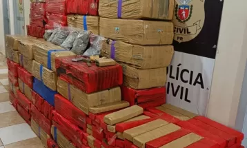 Duas toneladas de maconha são apreendidas em casa de jovem de 22 anos, em Amaporã