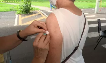 Vacinação contra a gripe acontece em dois postos de saúde de Londrina neste sábado (27)