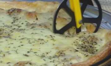 Piscicultora ensina a preparar pizza de tilápia
