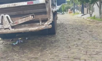 Gari morre atropelado por caminhão de lixo enquanto trabalhava, em Pato Branco 