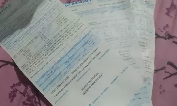 Inadimplência é realidade para 42% da população adulta do PR: 'Tem mês que pagamos uma conta, no outro pagamos outra' 