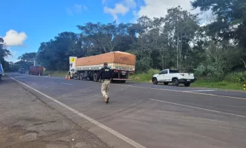 BR-277 em Nova Laranjeiras é liberada após mais de 24 h de interdição; tráfego ocorre em pare-e-siga