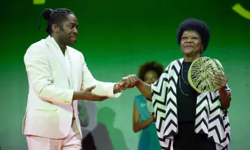 Alaíde Costa é ovacionada no 30º Prêmio da Música Brasileira em edição que celebrou Alcione