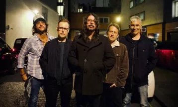 Foo Fighters lança 1º álbum sem Taylor Hawkins com letras diretas e som de 'volta às origens'; g1 ouviu