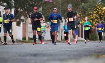 Corrida de rua altera trânsito e trajeto de linhas de ônibus neste domingo (4), em Curitiba
