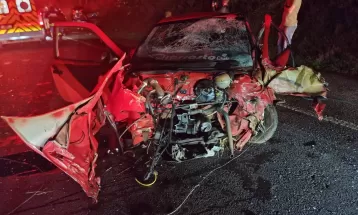 Três pessoas ficam feridas em acidente envolvendo dois carros na BR-467 entre Cascavel e Toledo