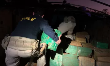 4,6 toneladas de maconha são apreendidas em Francisco Beltrão, diz PRF