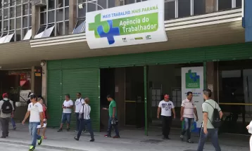 Agência do Trabalhador tem mais de 50 vagas para nível técnico e superior em Curitiba; veja lista