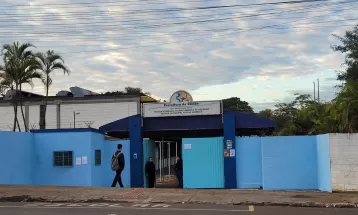 Rede estadual retoma aulas em Cambé nesta quinta-feira (22), com exceção de colégio que teve alunos mortos