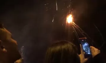 Fogueira de 53 metros de altura é acesa em festa junina em São João: VÍDEO