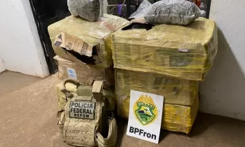 Duas pessoas são presas com 66 kg maconha em Foz do Iguaçu