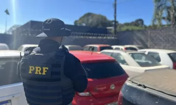 PRF faz leilão online com lances a partir de R$ 80 de veículos conservados e de sucatas recolhidos no Paraná; veja detalhes