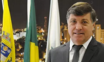 Celso Pozzobom reassume Prefeitura de Umuarama após um ano e nove meses afastado judicialmente do cargo