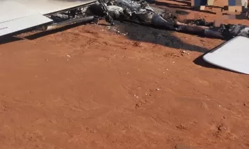 Avião com drogas é interceptado pela FAB, pousa em canavial e é incendiado por piloto durante fuga; veja imagens