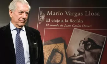 Mario Vargas Llosa se recupera da covid e recebe alta do hospital