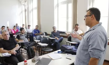Cursos qualificação profissional e desenvolvimento pessoal têm 1.483 vagas em Curitiba; veja como se inscrever
