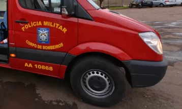 Homem fica gravemente ferido após ser atingido por elevador durante trabalho de manutenção, diz PM