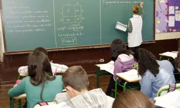 Lista de aprovados em prova objetiva do concurso para professores no Paraná é divulgada; veja como acessar