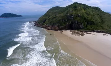 Com mais de 50 ilhas, litoral do Paraná é convite para amantes da natureza; veja opções de roteiro