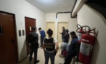 Vídeo: veja momento em que paranaense suspeito de matar esposa e filha no Japão é preso no Brasil