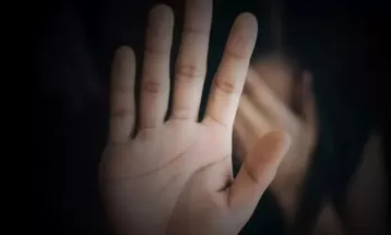 Educador social é preso no PR por propor desafios sexuais a adolescentes por aplicativo de mensagens em troca de bombons