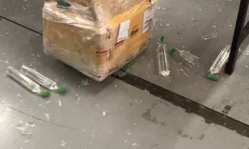 Pacote com lança-perfume explode e deixa dois funcionários dos Correios feridos em Apucarana