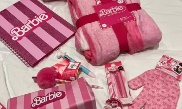 Obcecados por Barbie, fãs ostentam coleções, decoração de R$ 200 mil e casas cor-de-rosa