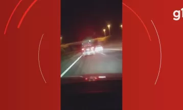 VÍDEO: Suspeito de fazer mulher refém dentro do próprio carro morre em troca de tiros com a polícia após 40 km de perseguição, em Toledo 