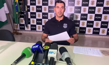 Homem que forjou suicídio da esposa deu celular para distrair filho enquanto a matava, diz delegado