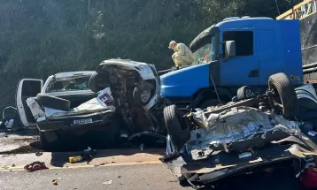 Acidente entre carreta, caminhão e quatro carros deixa 4 mortos em Marechal Cândido Rondon 