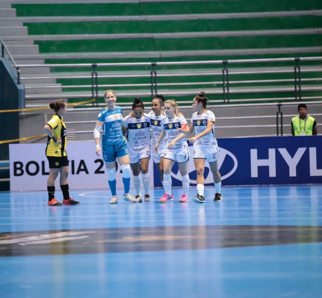 Stein Cascavel goleia o Peñarol e garante vaga nas semifinais
